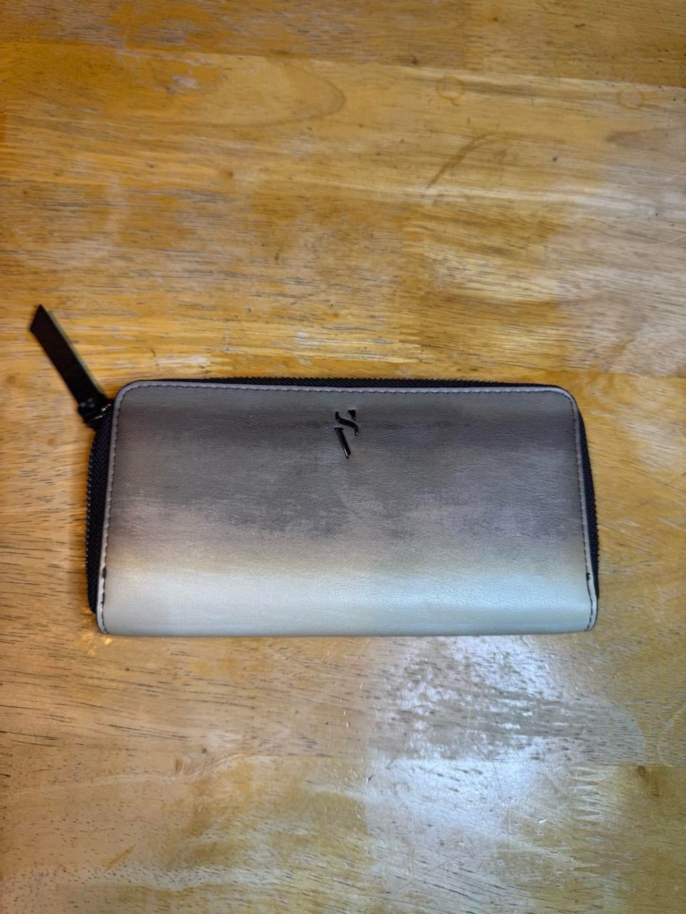 Simply Vera Vera Wang Gradient Gray Zip Wallet